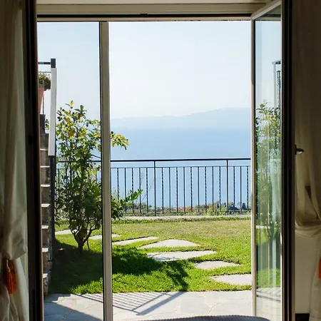 Paradiso بيت للعطل كامولّي